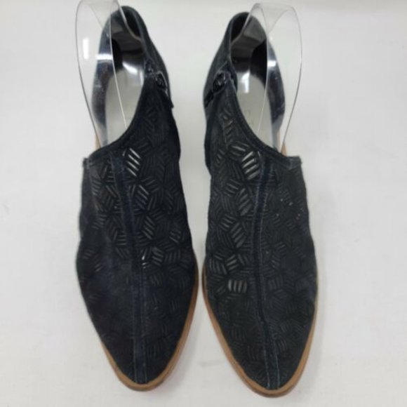 1.State Iddah Booties Cutaway Perforated Leather Black Side Zip Boots Shoes 8 - Picture 2 of 11